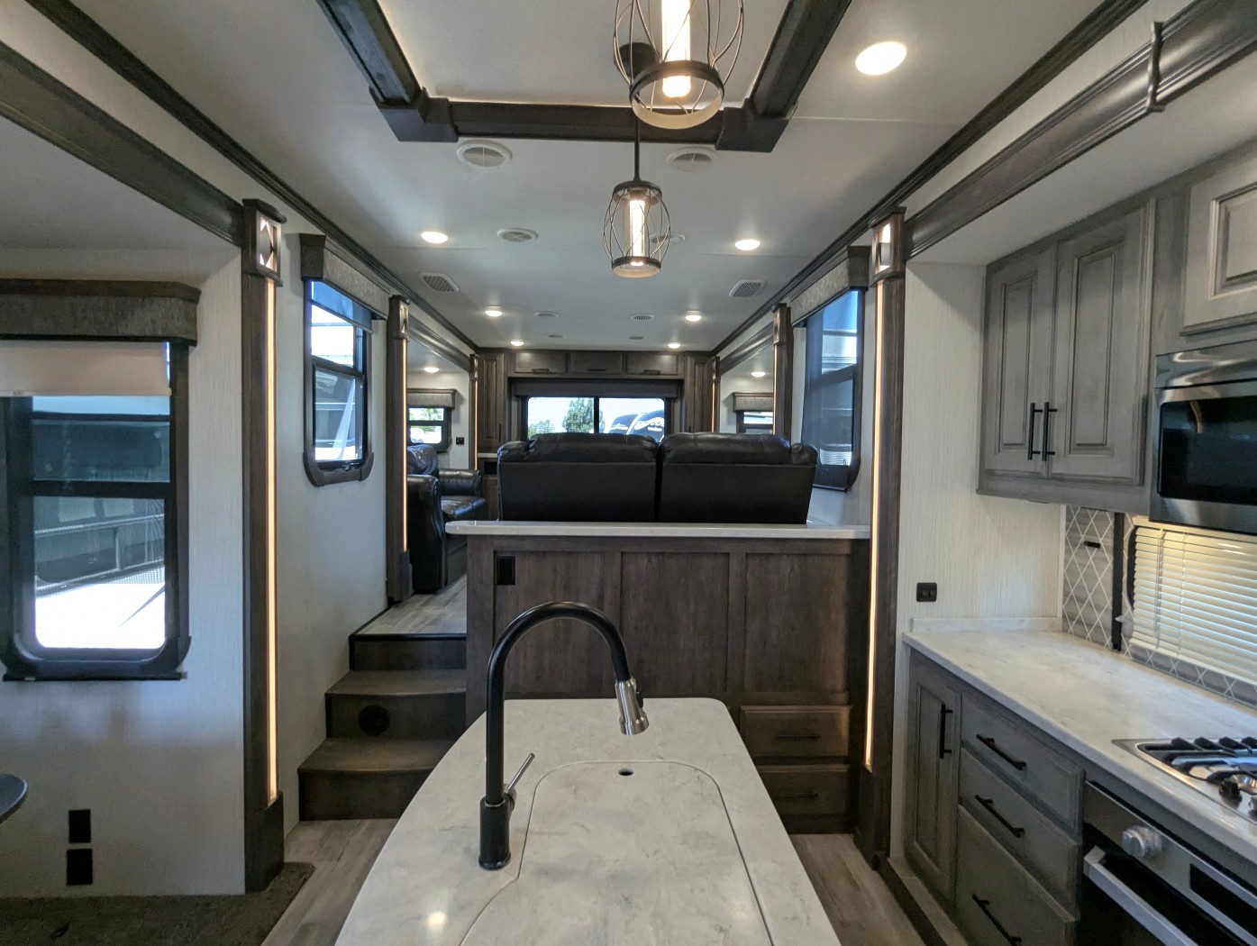 2020 Heartland Bighorn BH 3985 RRD - Image 19
