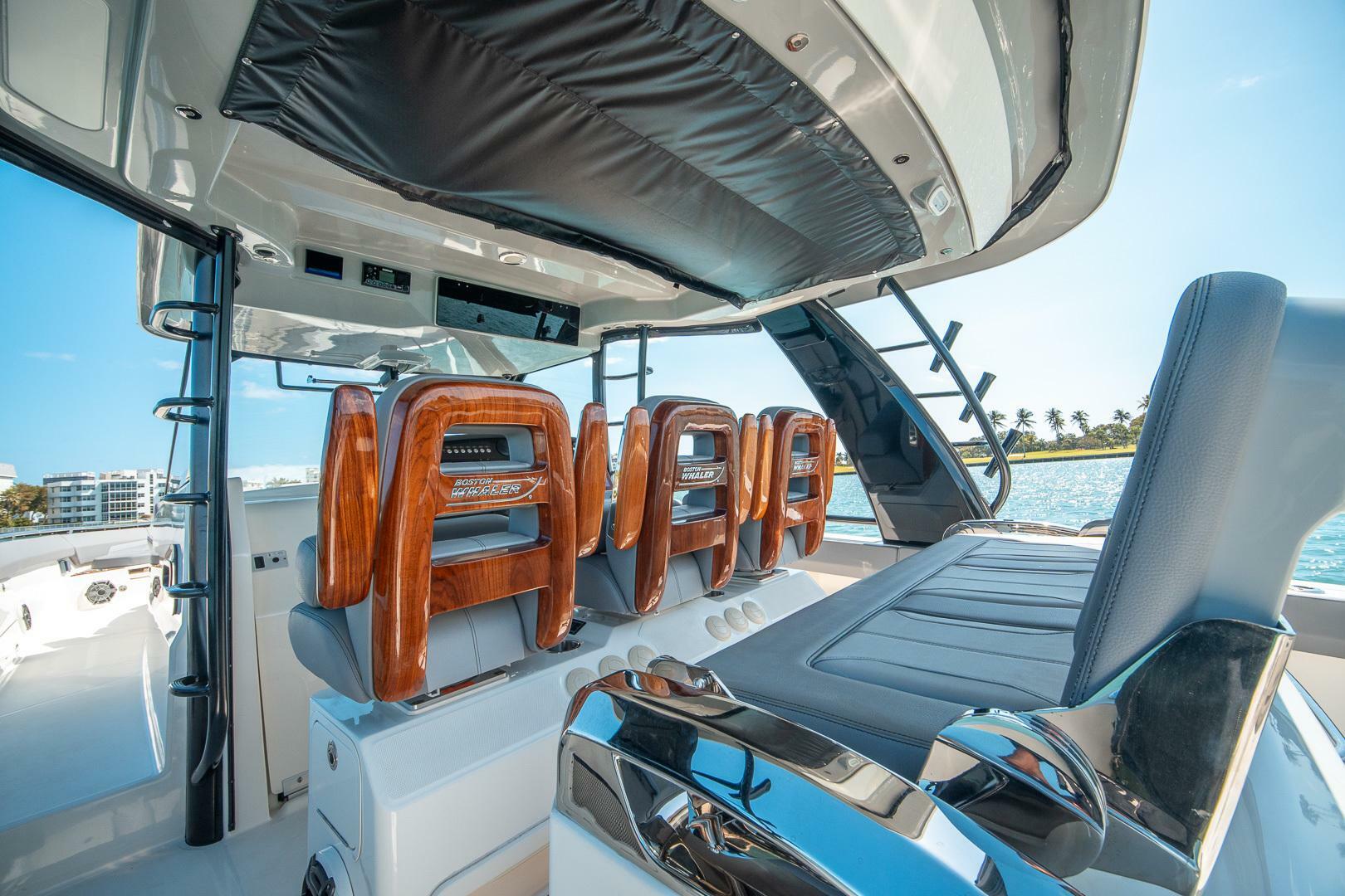 2023 Boston Whaler 420 Outrage - Image 5
