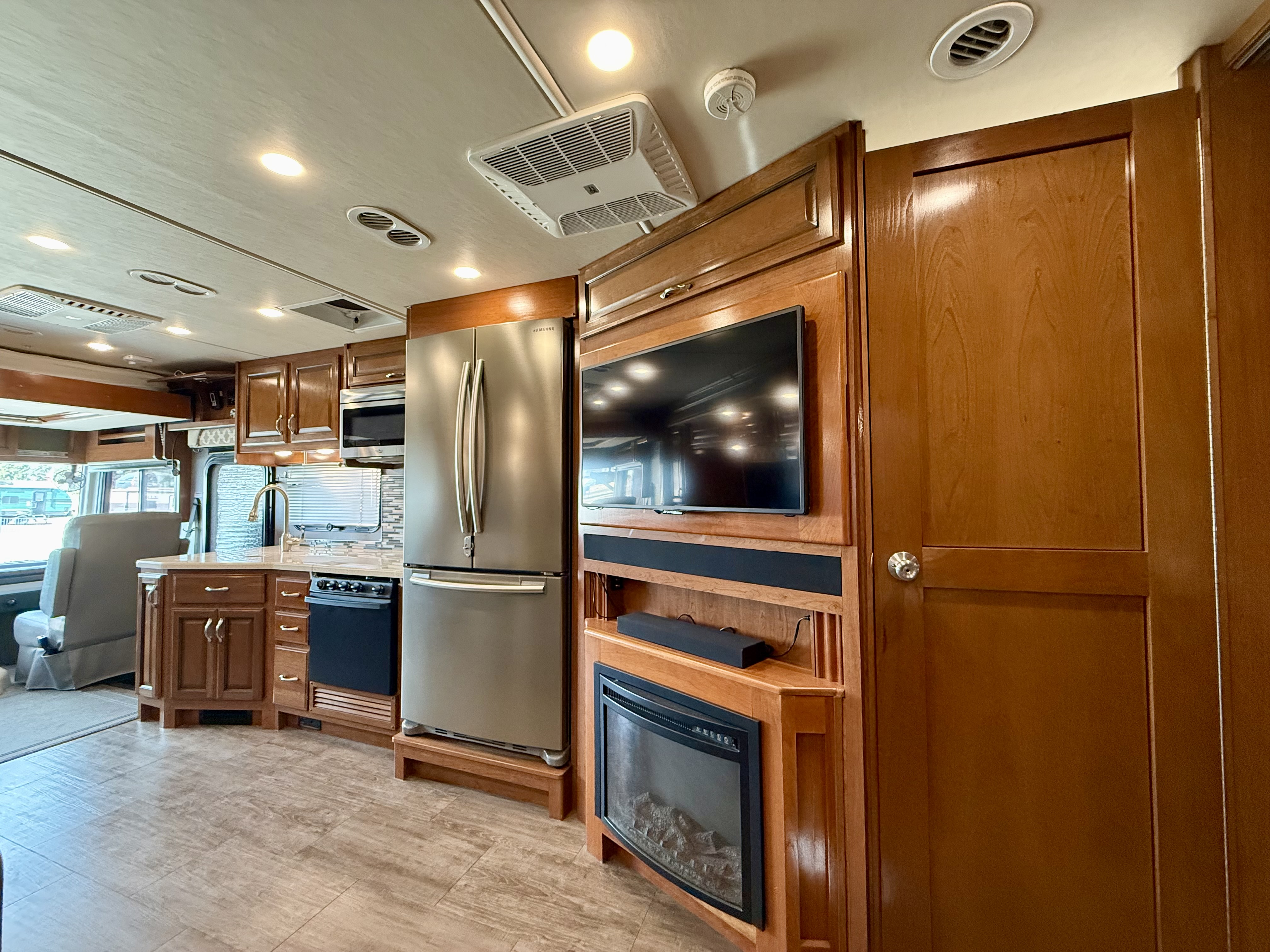 2018 Southwind 34C FULL BODY PAINT - Image 19