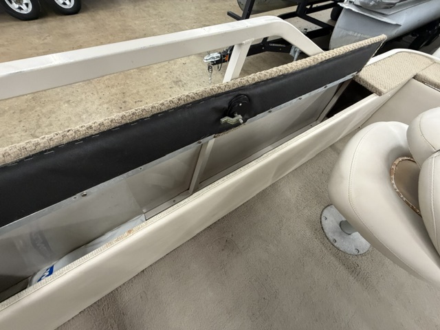 2002 CRESTLINER 2085 CFI - Image 18