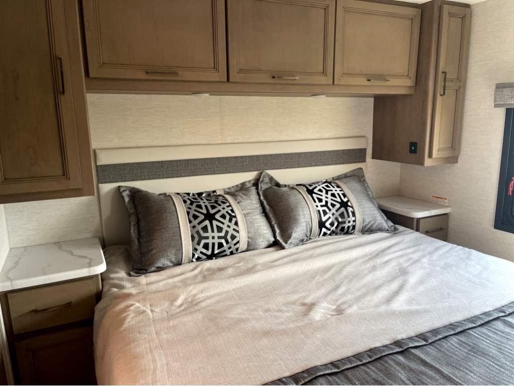2026 THOR MOTOR COACH RESONATE 29D - Image 29
