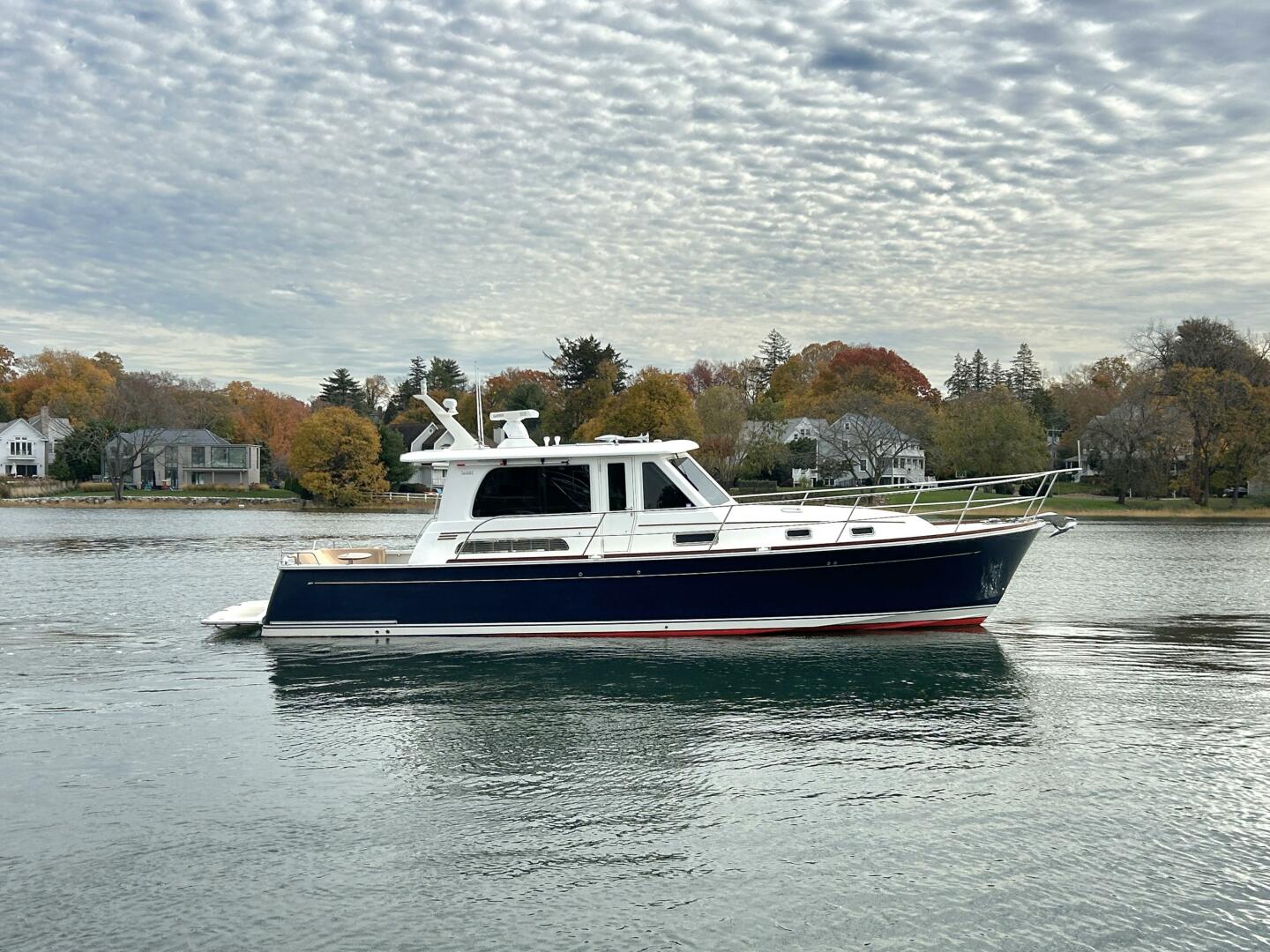 2017 Sabre 42 Salon Express - Image 2