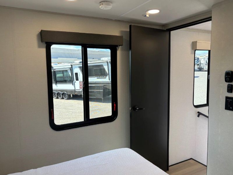 2026 Grand Design Momentum G-Class 325G - Image 31