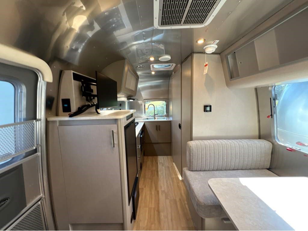 2026 AIRSTREAM CARAVEL 20FB - Image 5