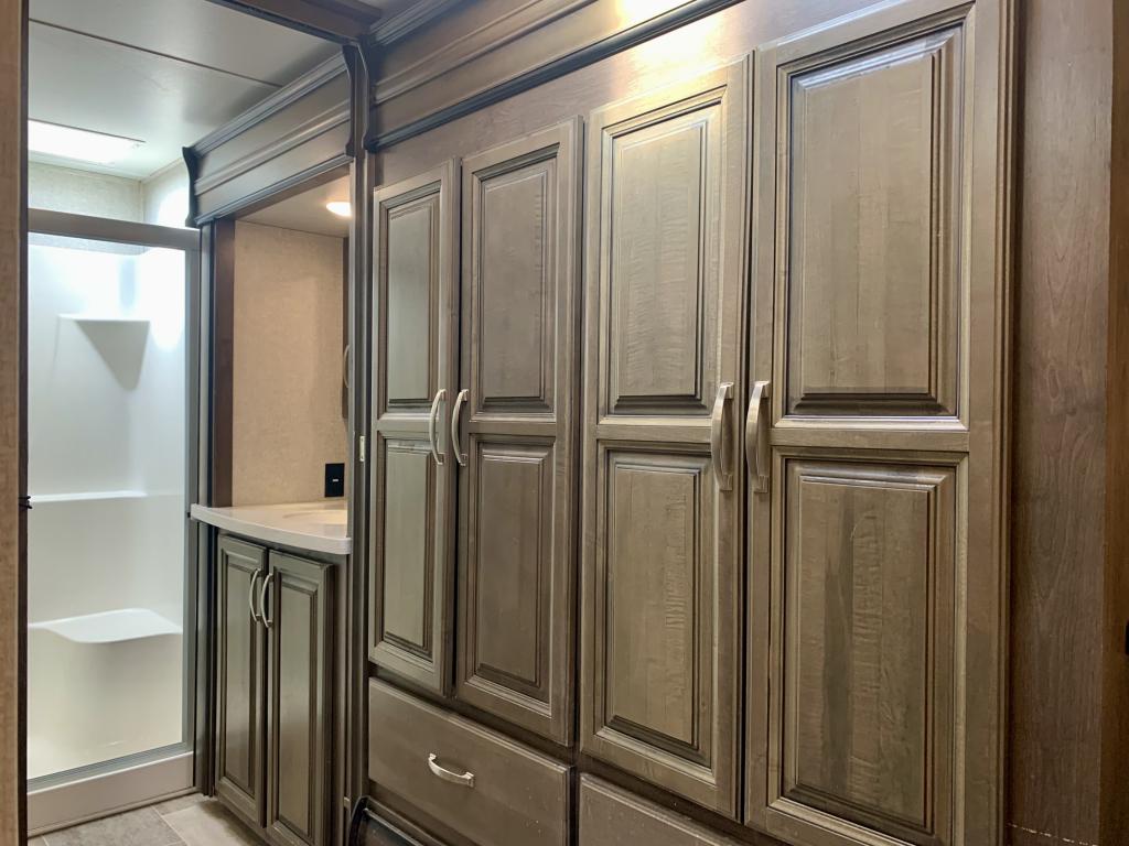 2019 Keystone Montana 3811MS - Image 47
