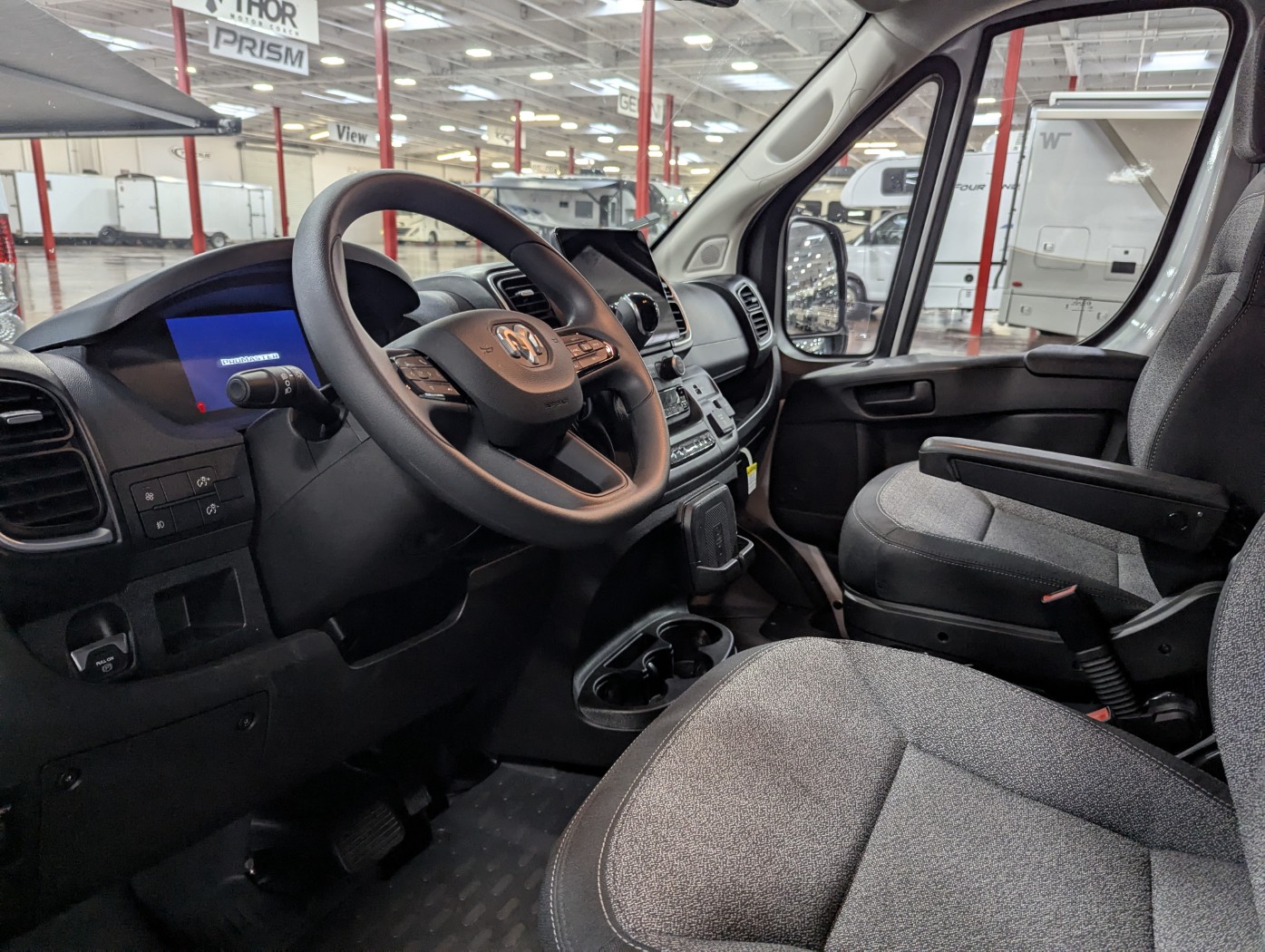 2027 Thor Motor Coach Rize Sport 18M - Image 7