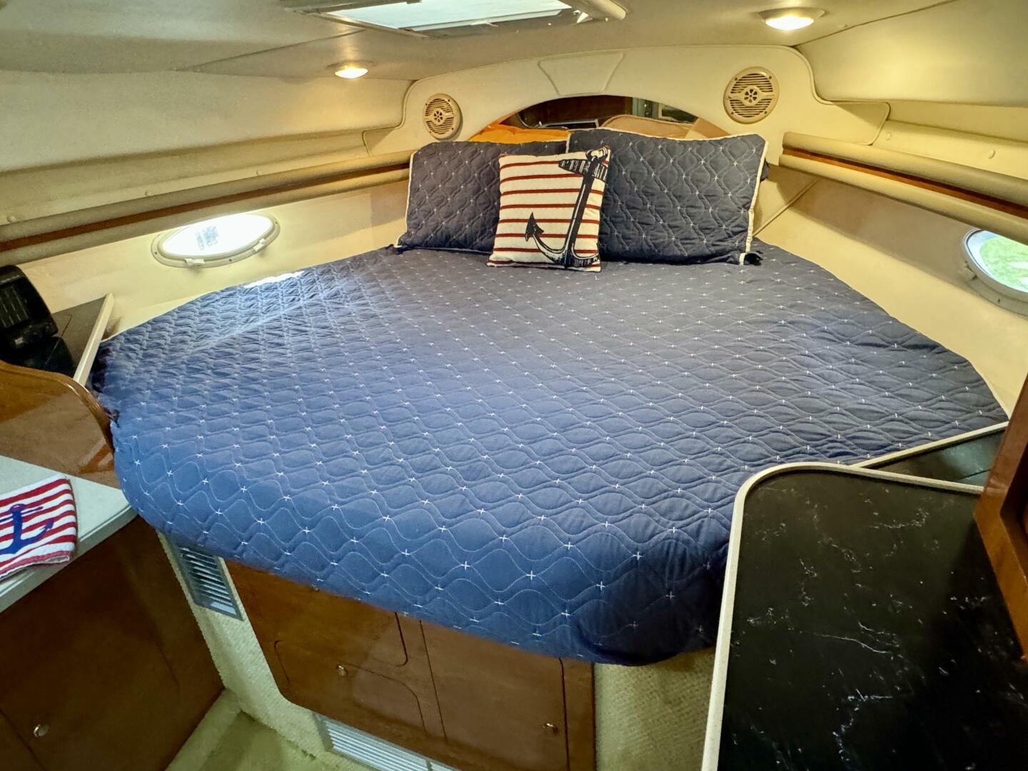 2004 Rinker 342 Fiesta Vee - Image 50