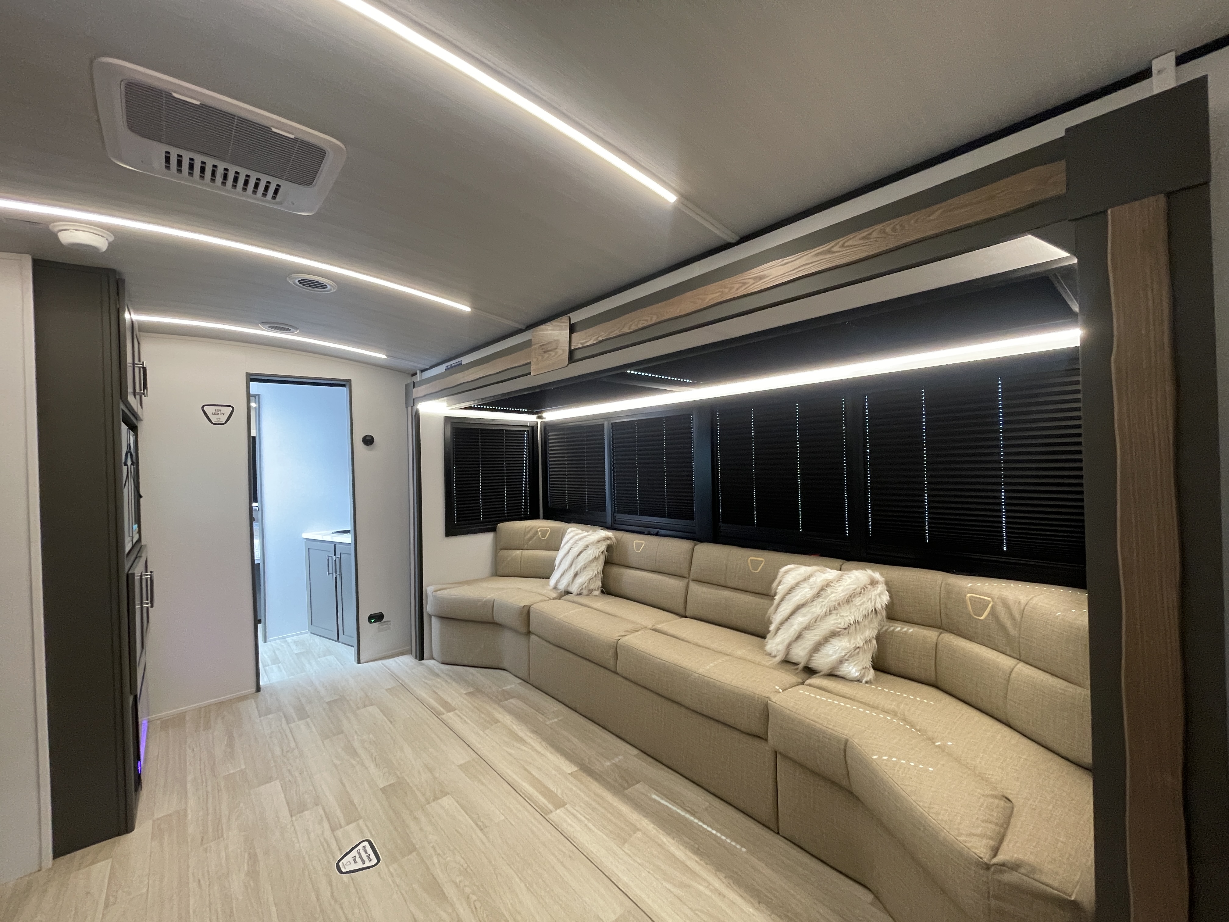 2026 Keystone Bullet Premium 265FKS - Image 13