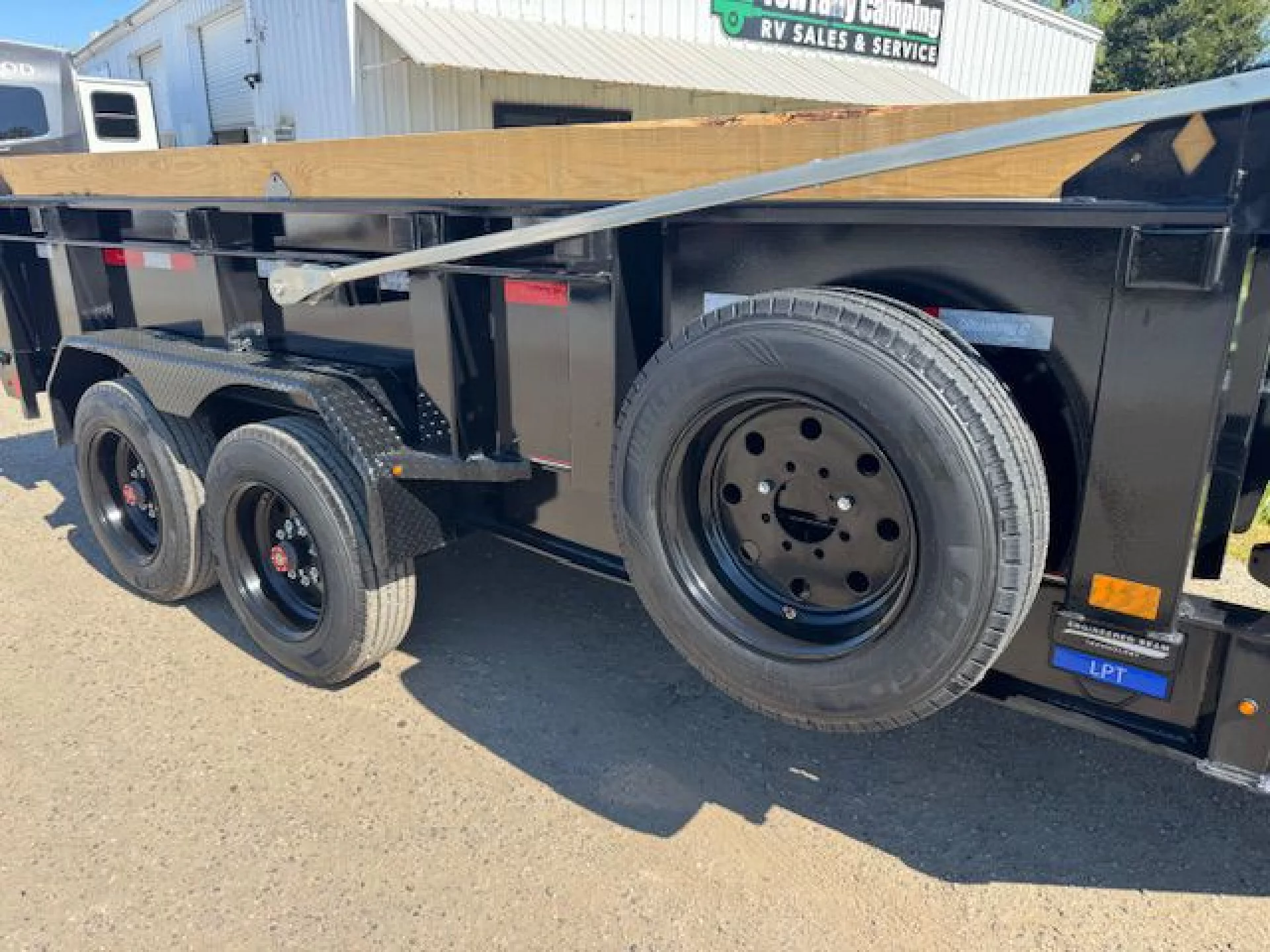 2026 DIAMOND C TRAILERS DIAMOND C LPT 208 HEAVY DUTY 14X81 24 SIDES - Image 3