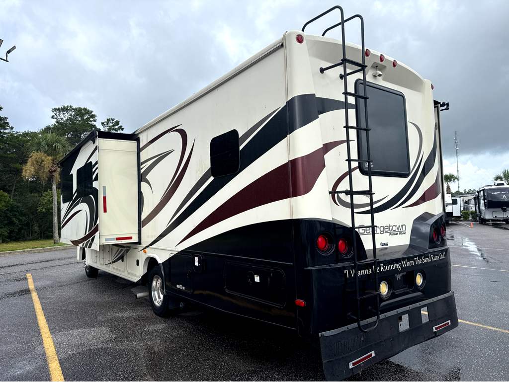 2016 FOREST RIVER GEORGETOWN 328TS - Image 3