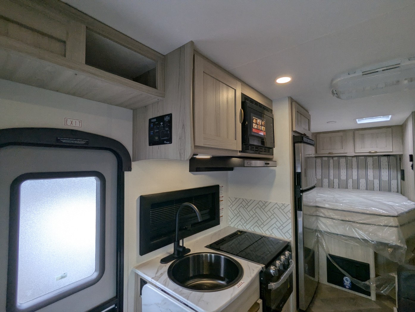 2026 Coachmen Cross Trail 23XG 4X4 - Image 23
