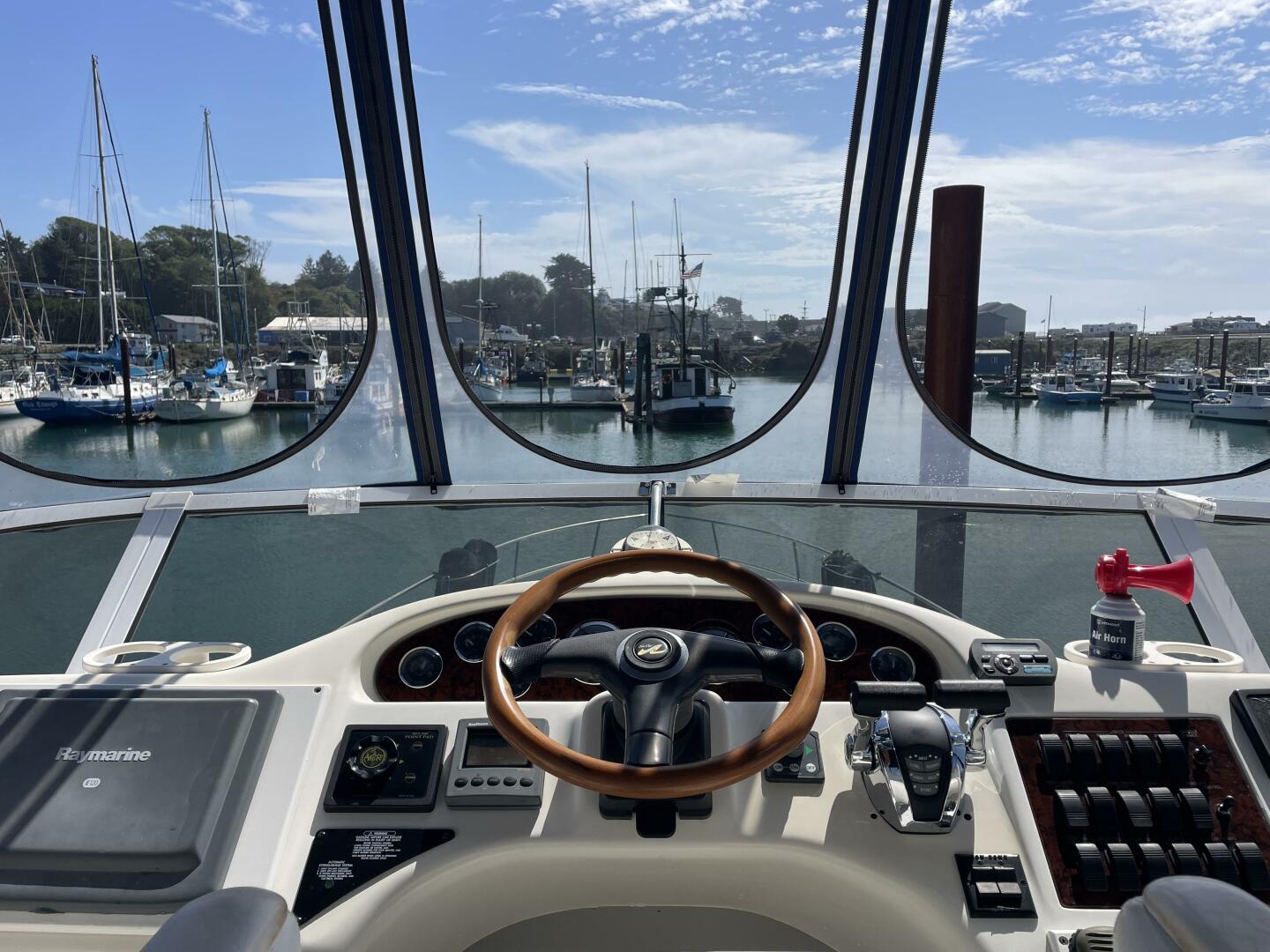 2000 Sea Ray 400 Sedan Bridge - Image 25