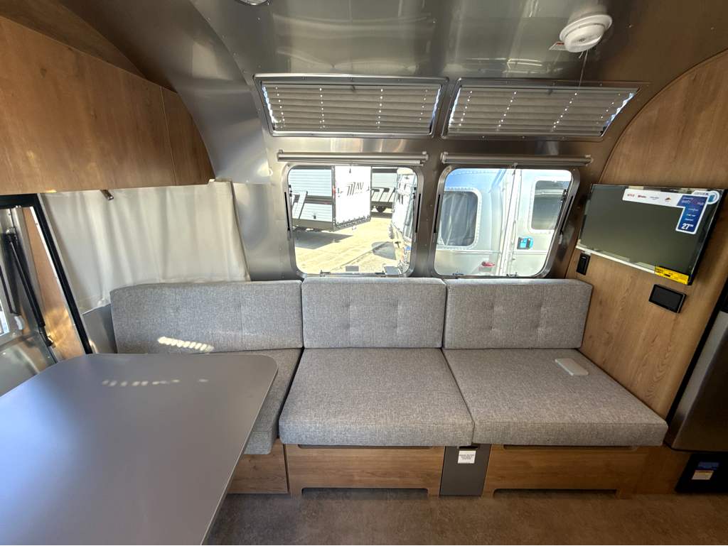 2026 AIRSTREAM TRADE WIND 25FBT - Image 11