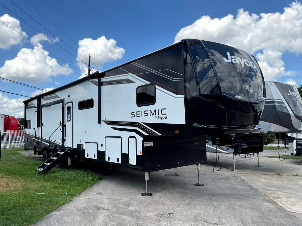 2027 JAYCO SEISMIC 413 - Image 1