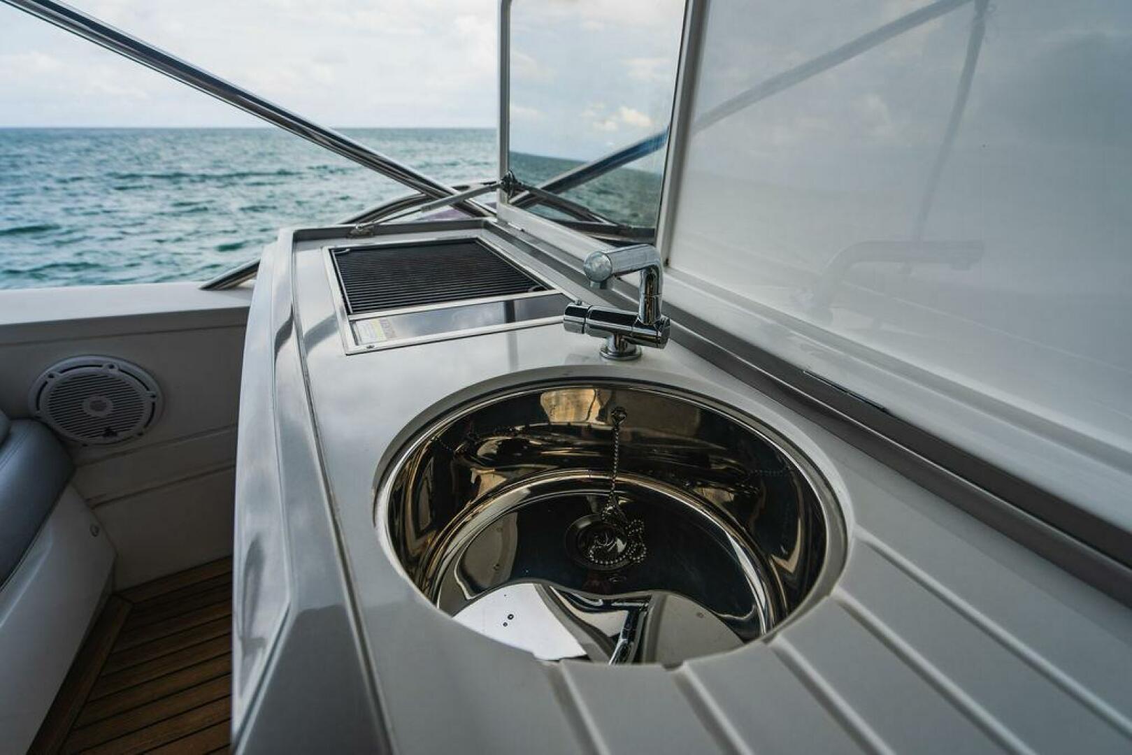 2022 Princess S66 - Image 38
