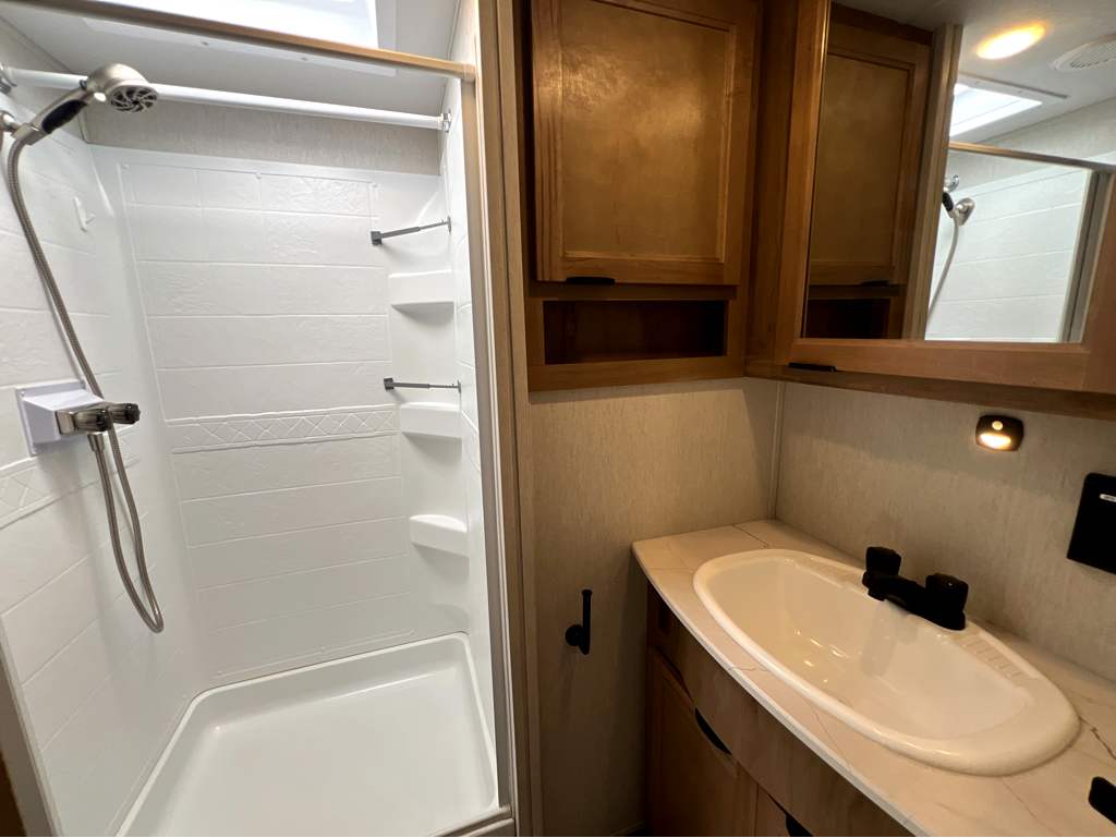 2024 FOREST RIVER CHEROKEE ARTICWOLF 287BH - Image 21