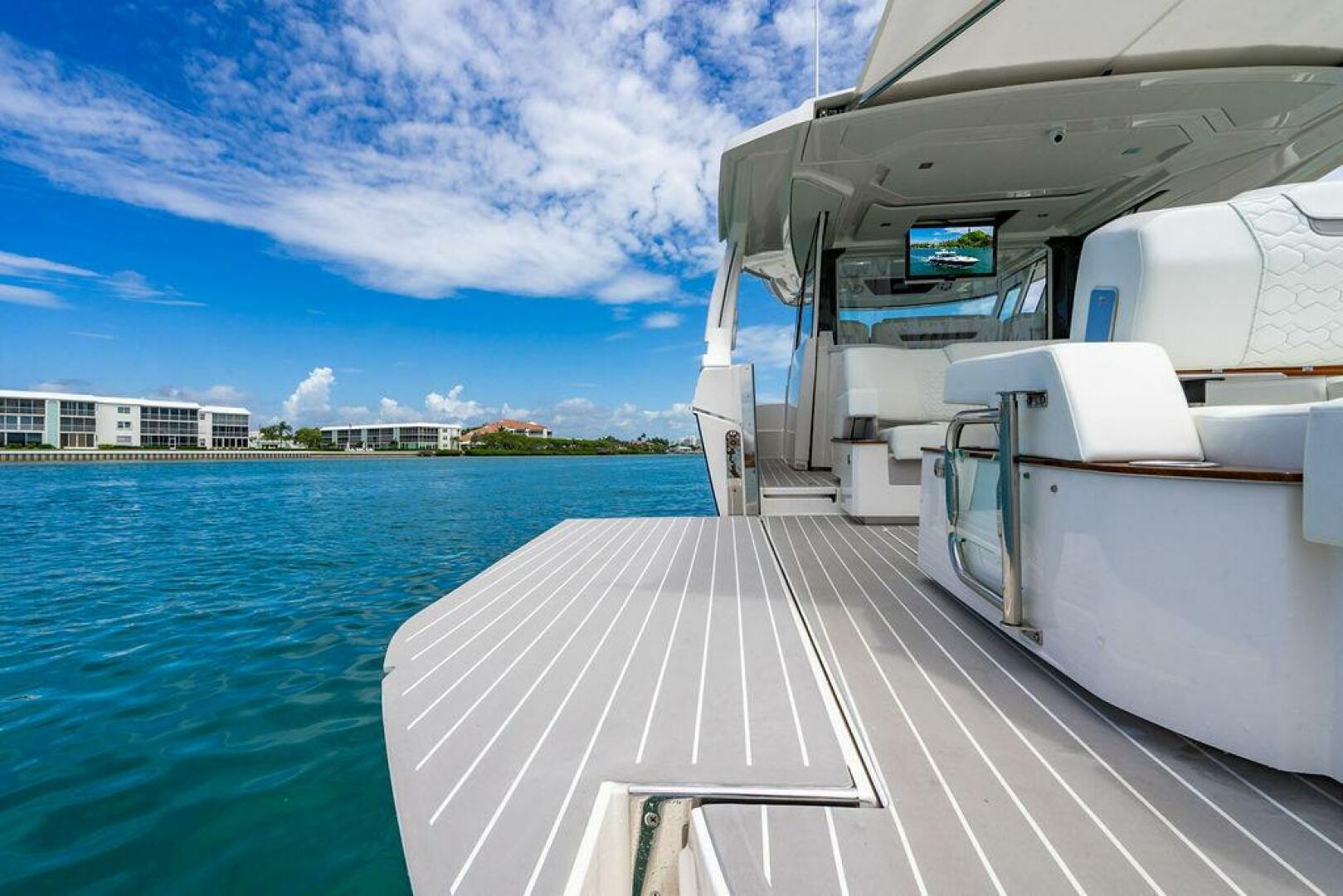 2025 Tiara Yachts 48 LS - Image 14