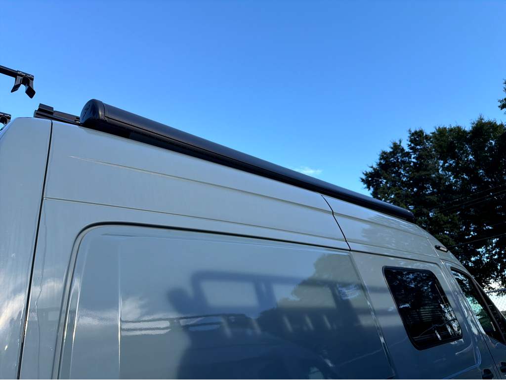 2023 WINNEBAGO REVEL 44E - Image 9