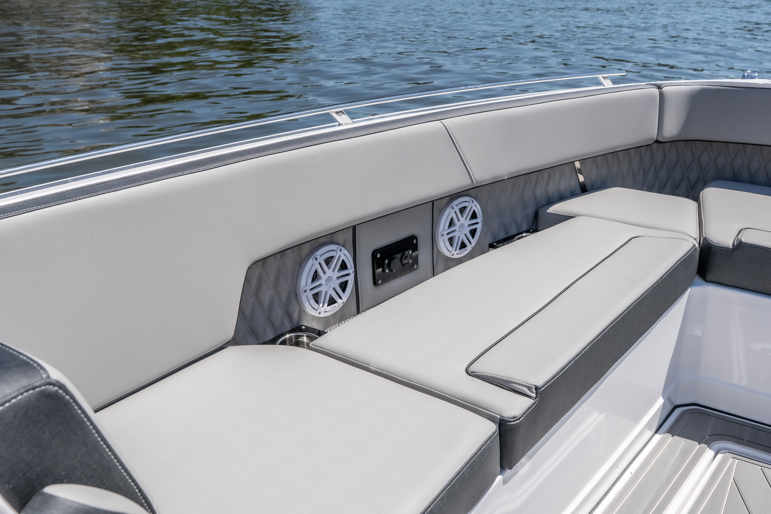 2027 Monterey 385SS - Image 44