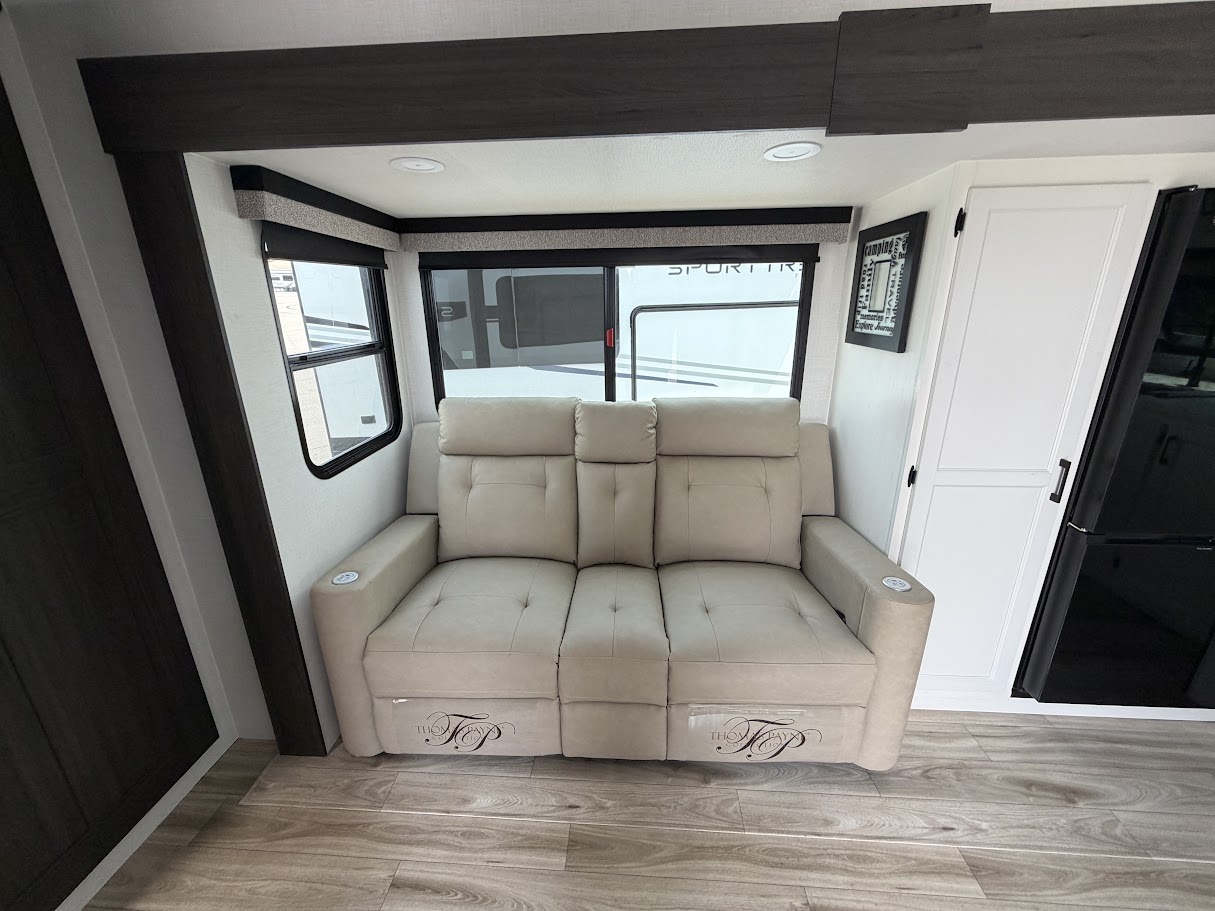 2027 VENTURE RV STRATUS 262VFK - Image 24