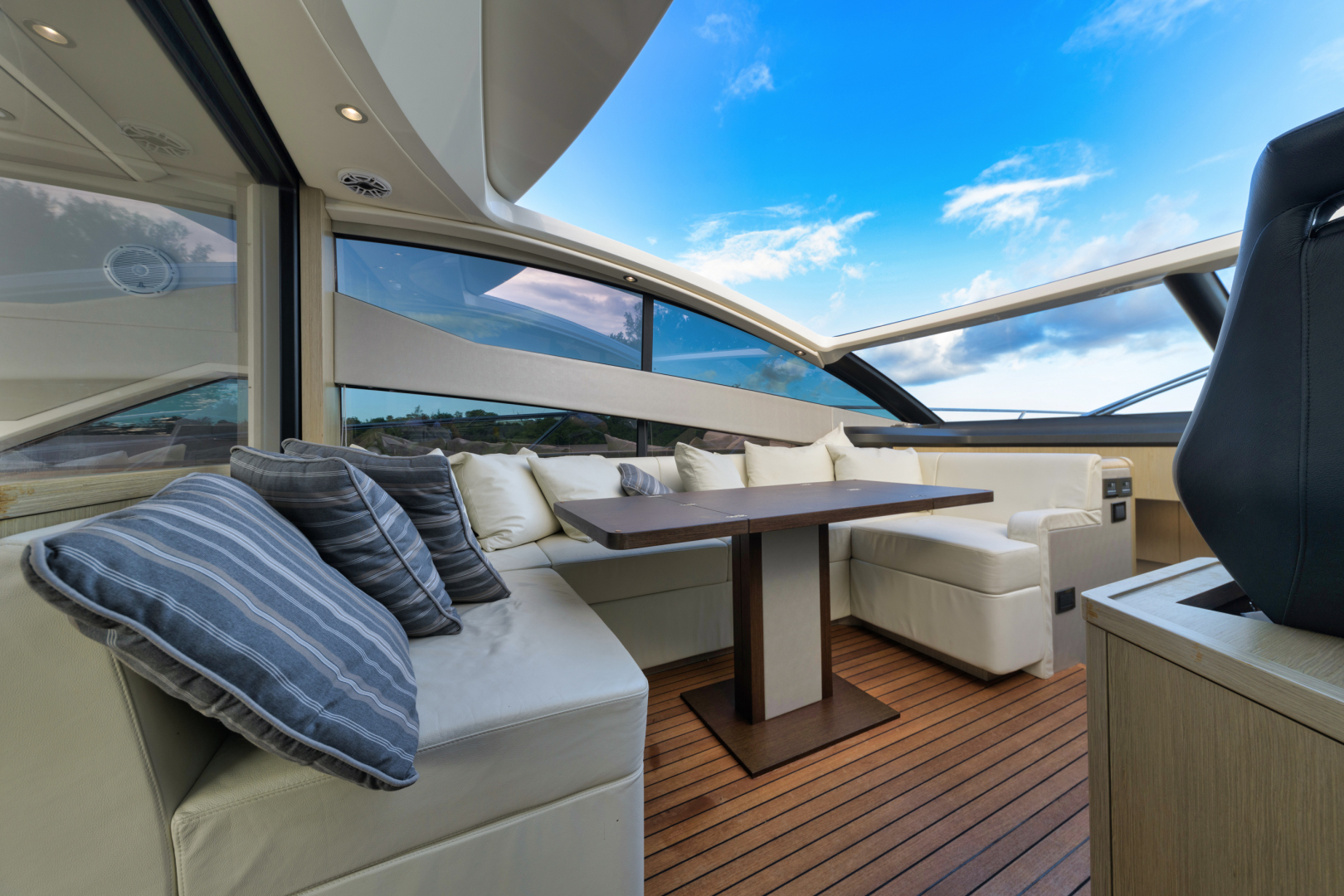 2017 Sunseeker Predator - Image 30