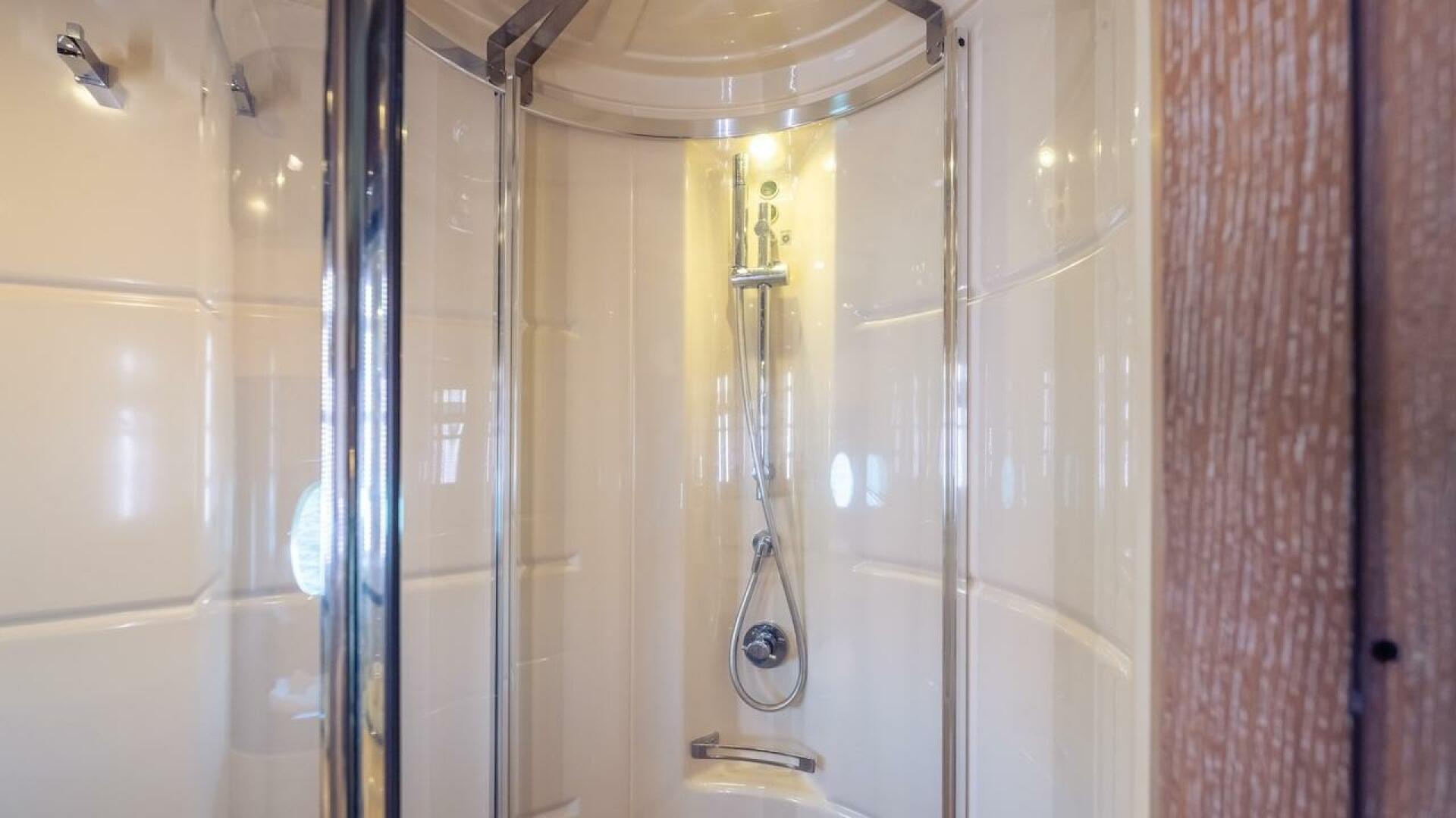 2012 Azimut Evolution - Image 43