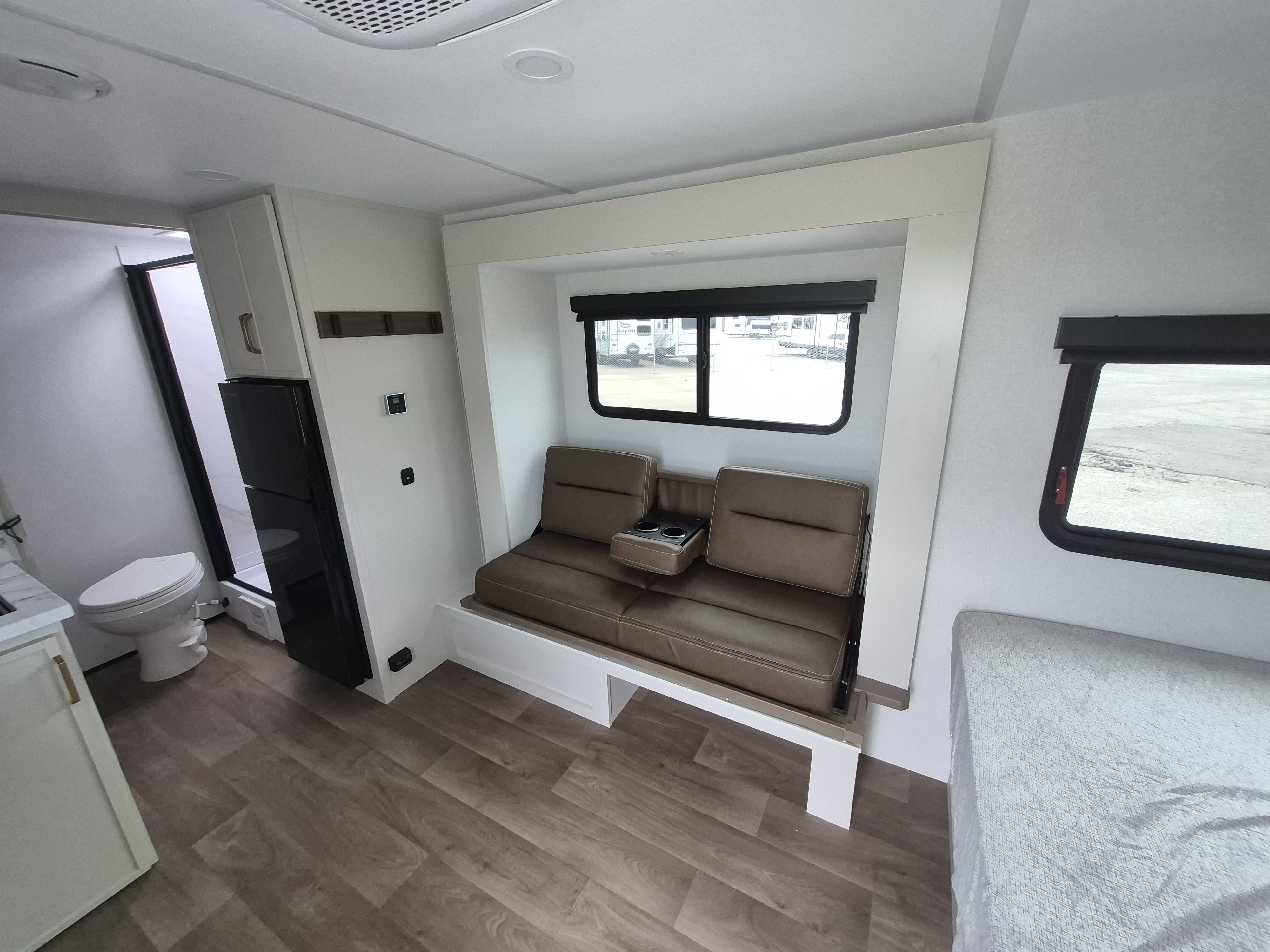 2027 GRAND DESIGN IMAGINE AIM 16MLA - Image 7