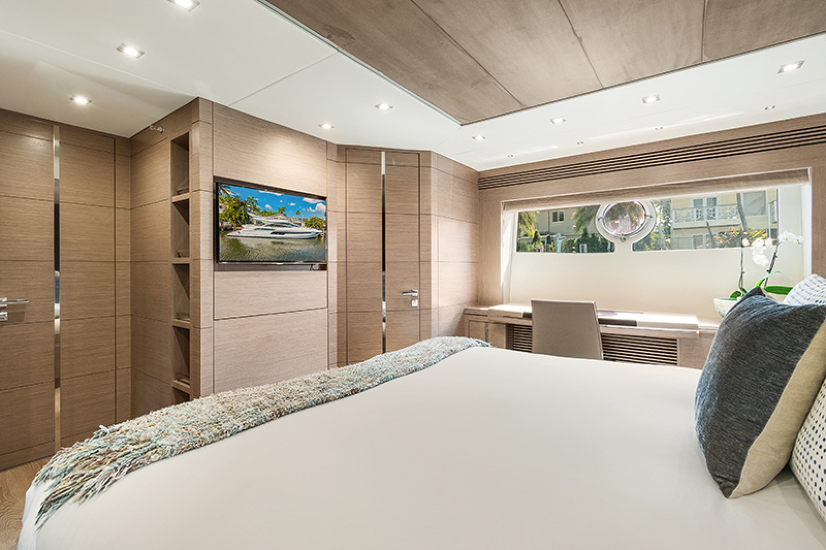 2015 Sunseeker Sport Yacht 68 - Image 11
