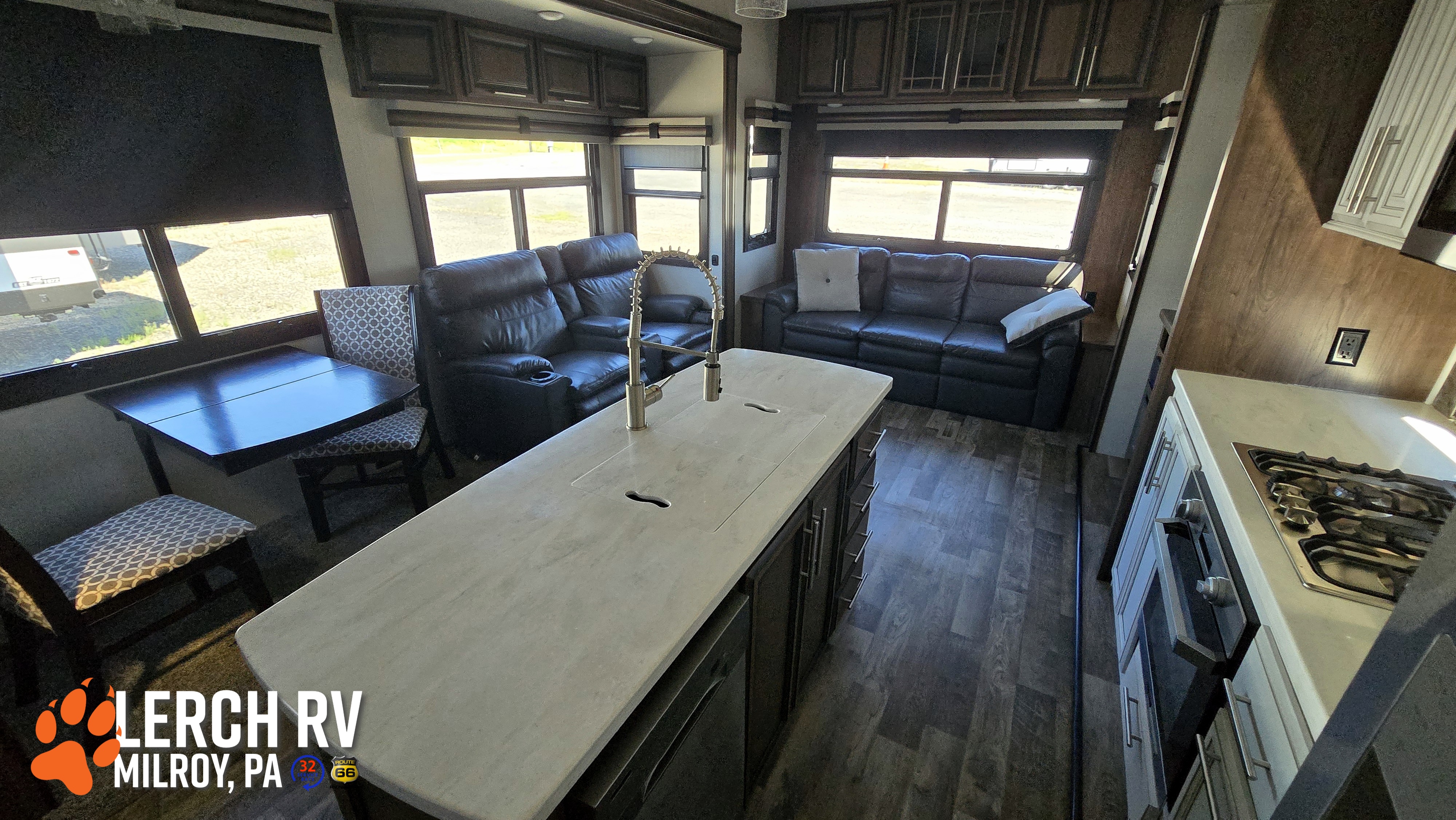 2021 KZ RV Durango Gold G366FBT - Image 10