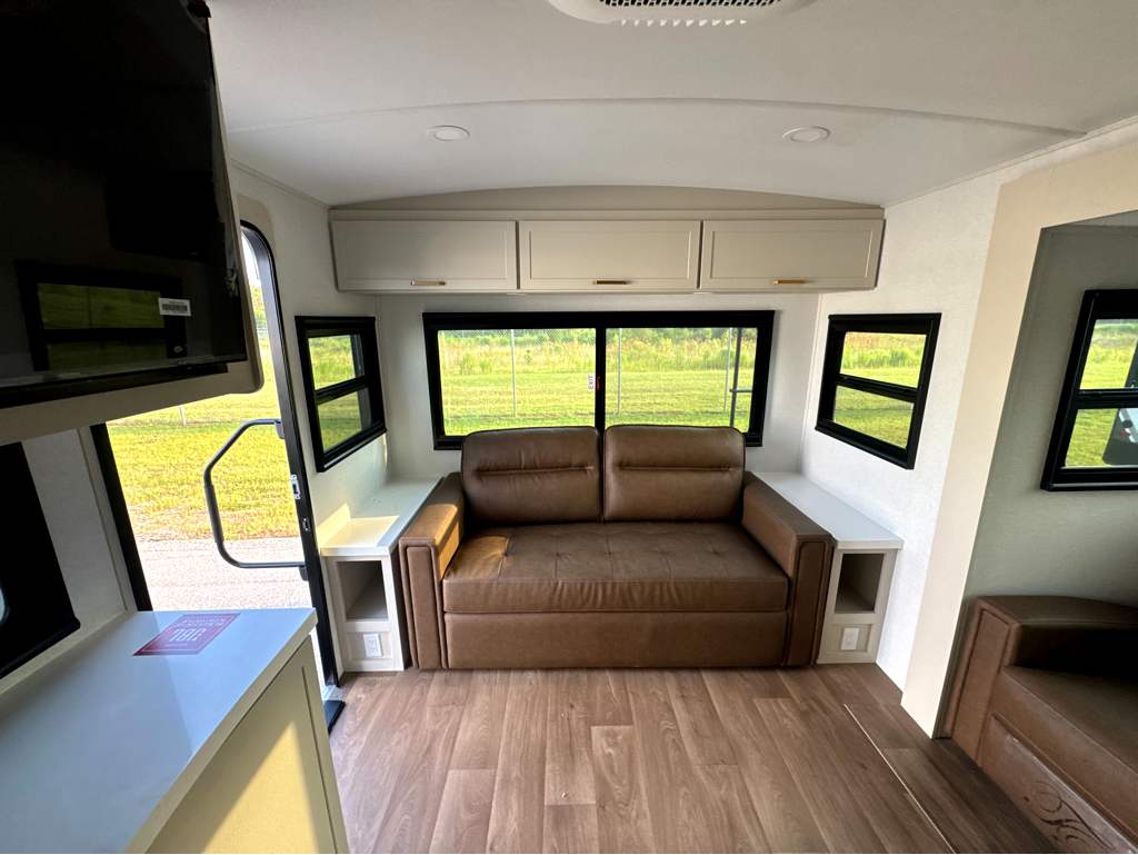 2027 GRAND DESIGN IMAGINE 2500RL - Image 24