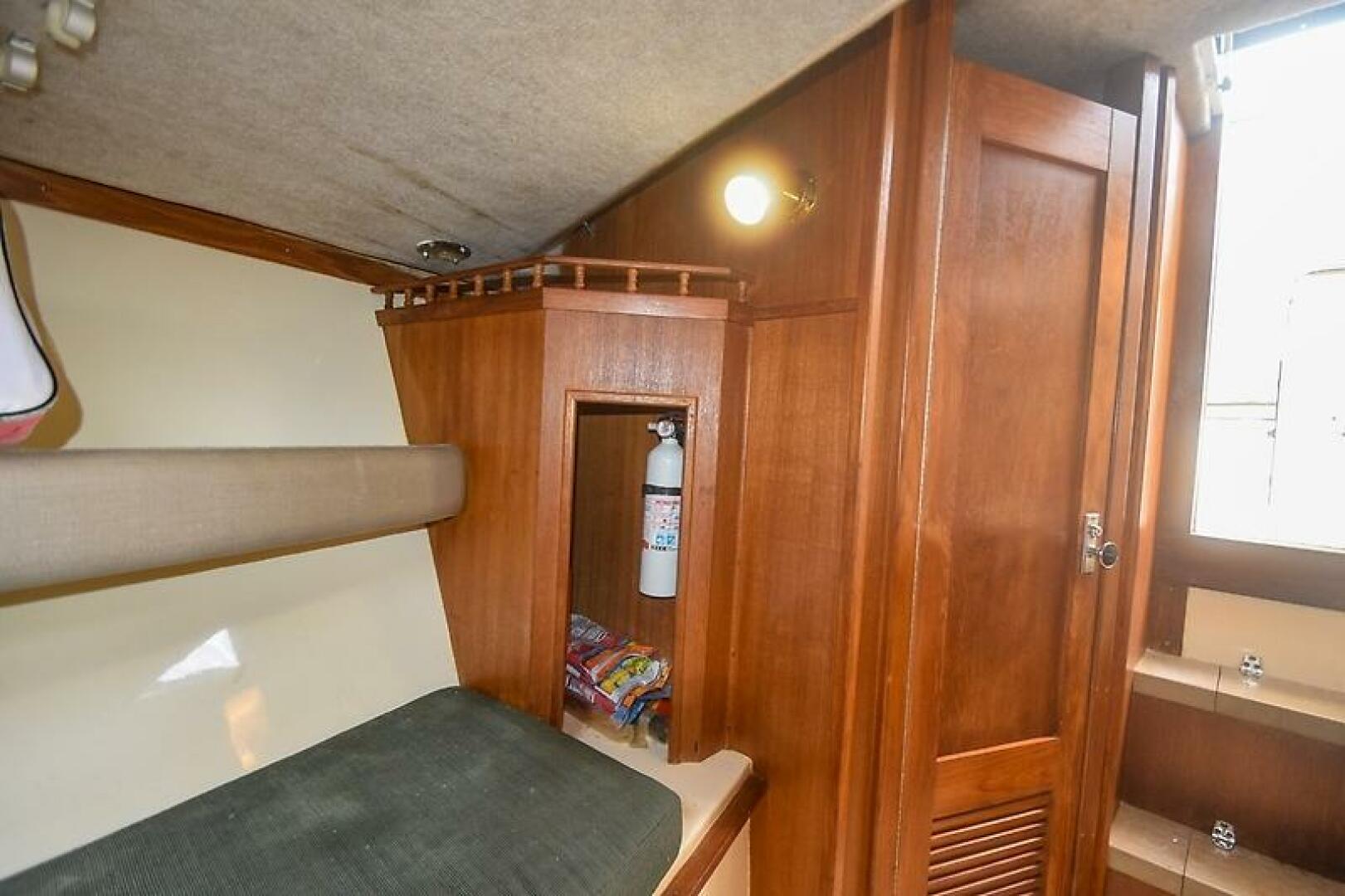1998 Albemarle 285 Express - Image 35