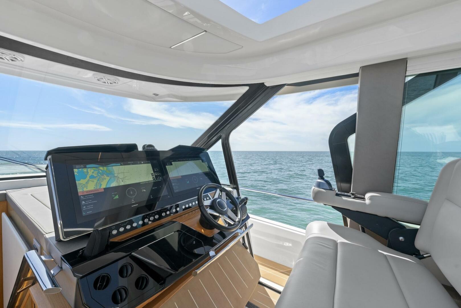 2023 Tiara Yachts EX 60 - Image 15
