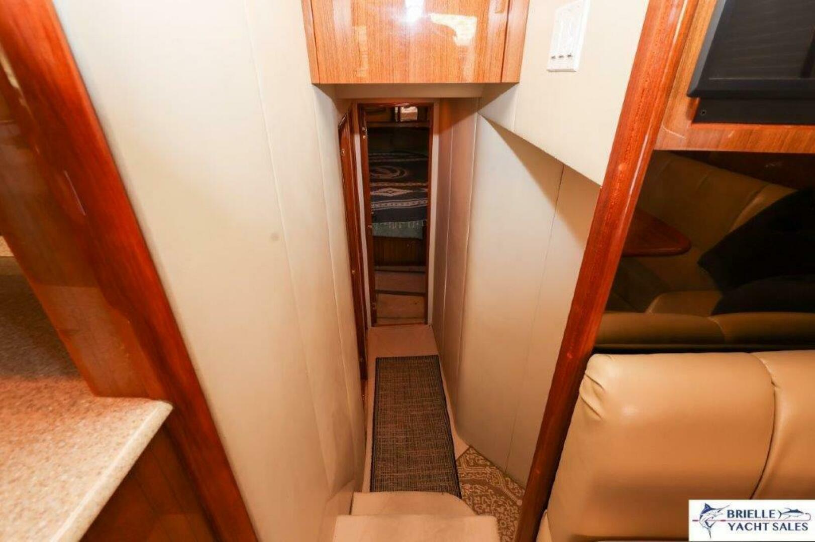 2005 Viking 45 Convertible - Image 17
