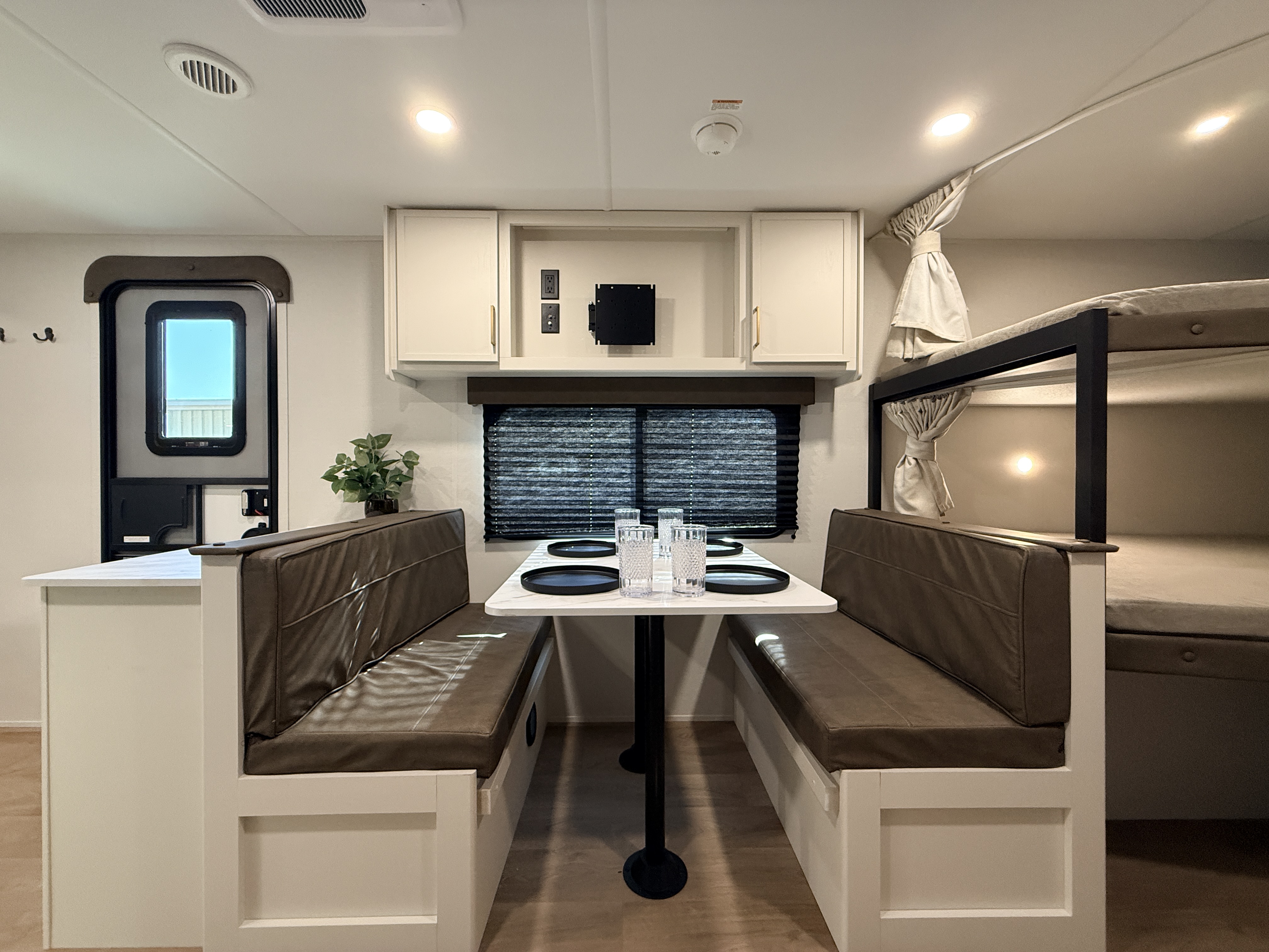 2027 Grand Design Transcend XPLOR 26BHX - Image 13
