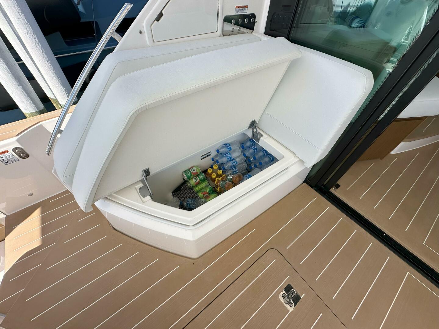 2025 Tiara Yachts EX 60 - Image 27