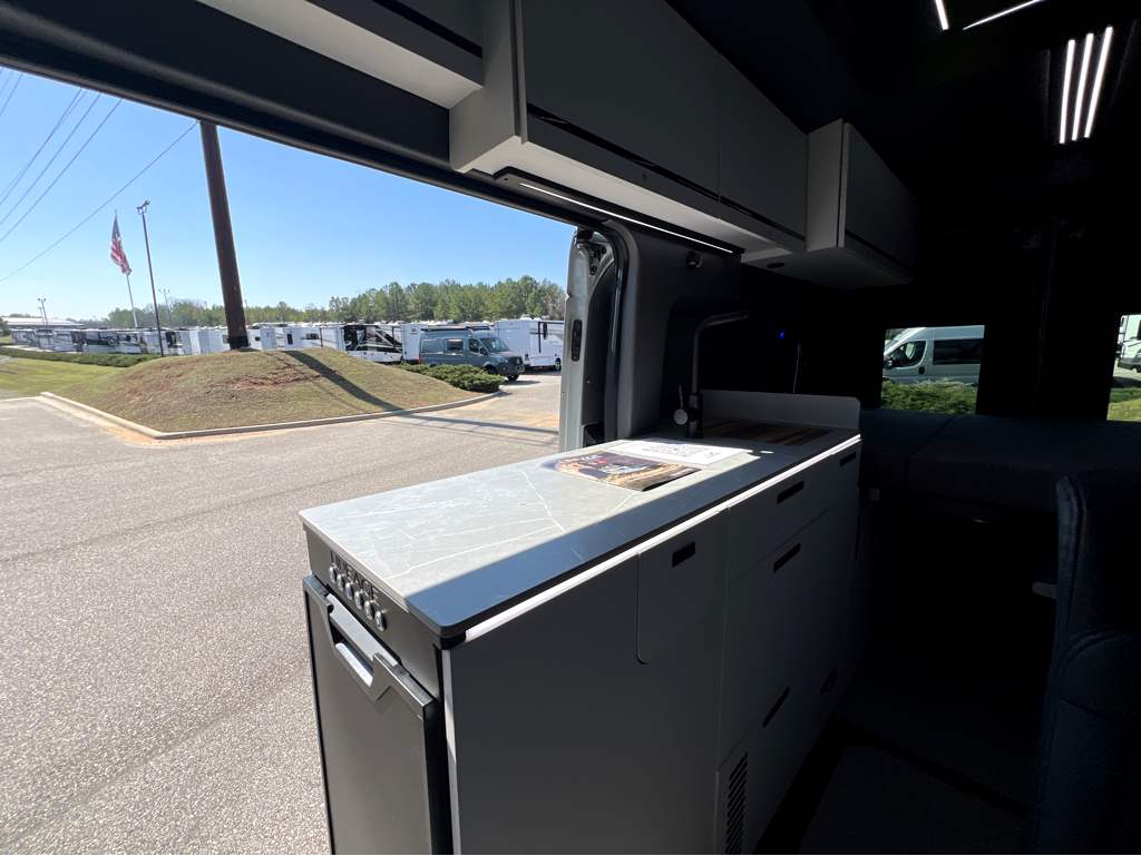2026 GRAND DESIGN LINEAGE SERIESVT LVT1 - Image 9