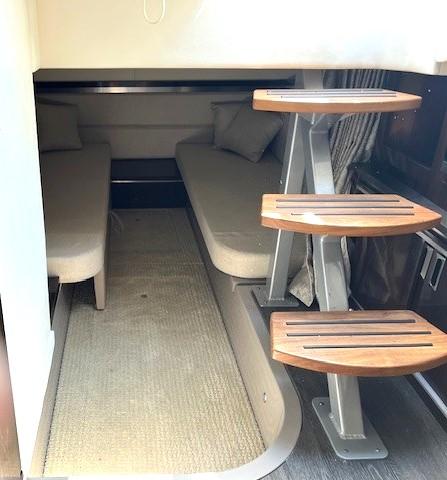 2020 Sea Ray Sundancer 320 - Image 8