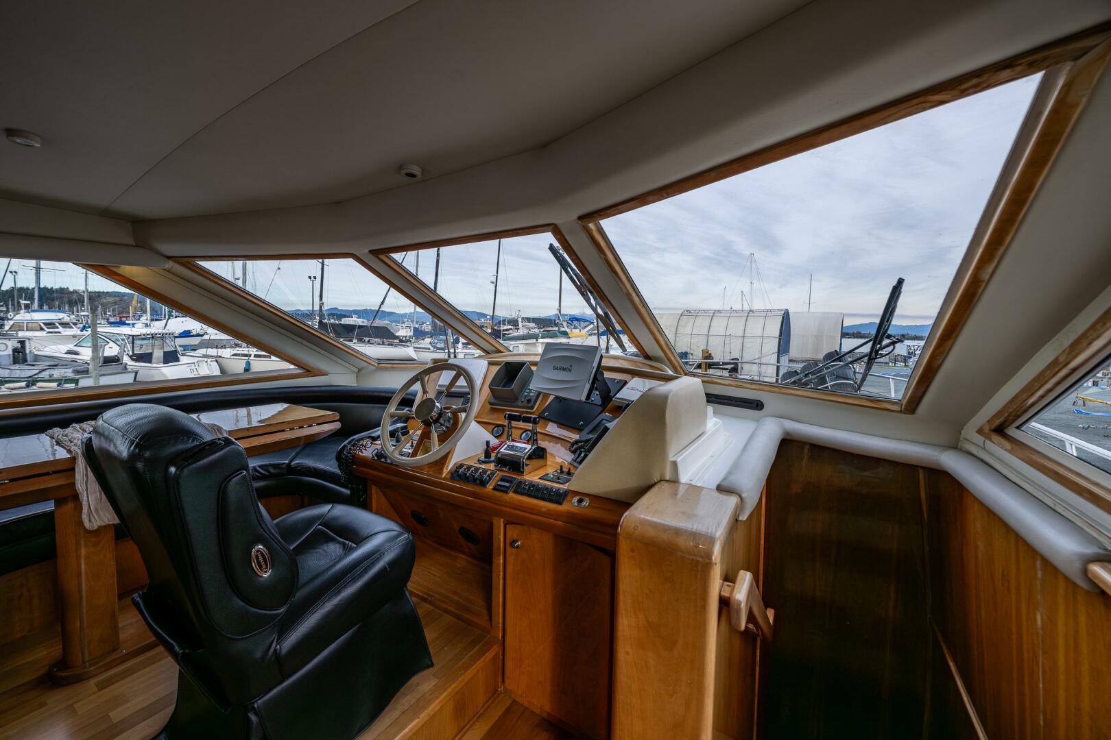 2001 Navigator 61 Pilothouse - Image 21