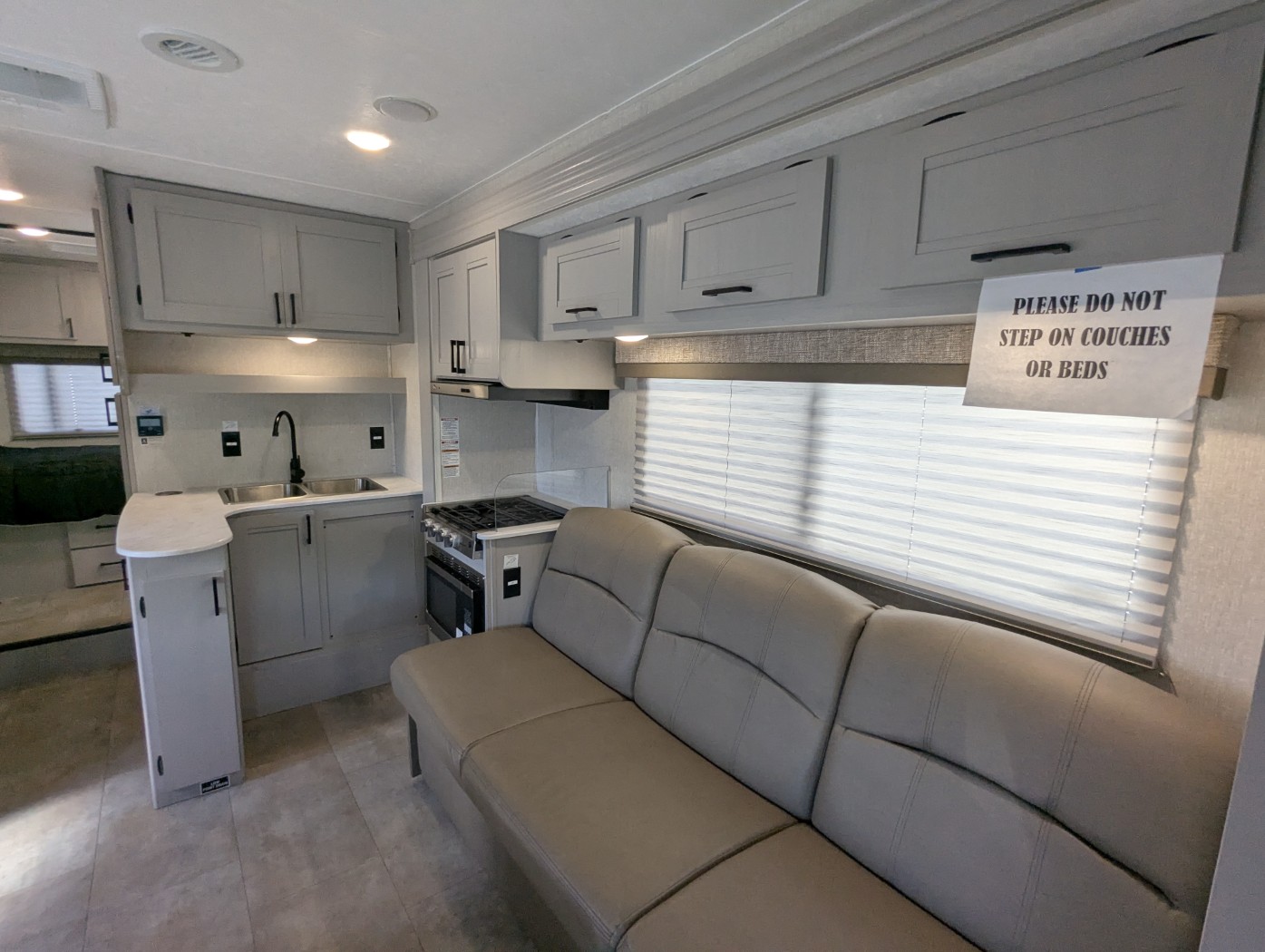 2025 Coachmen Leprechaun 260QB - Ford E-450 - Image 14