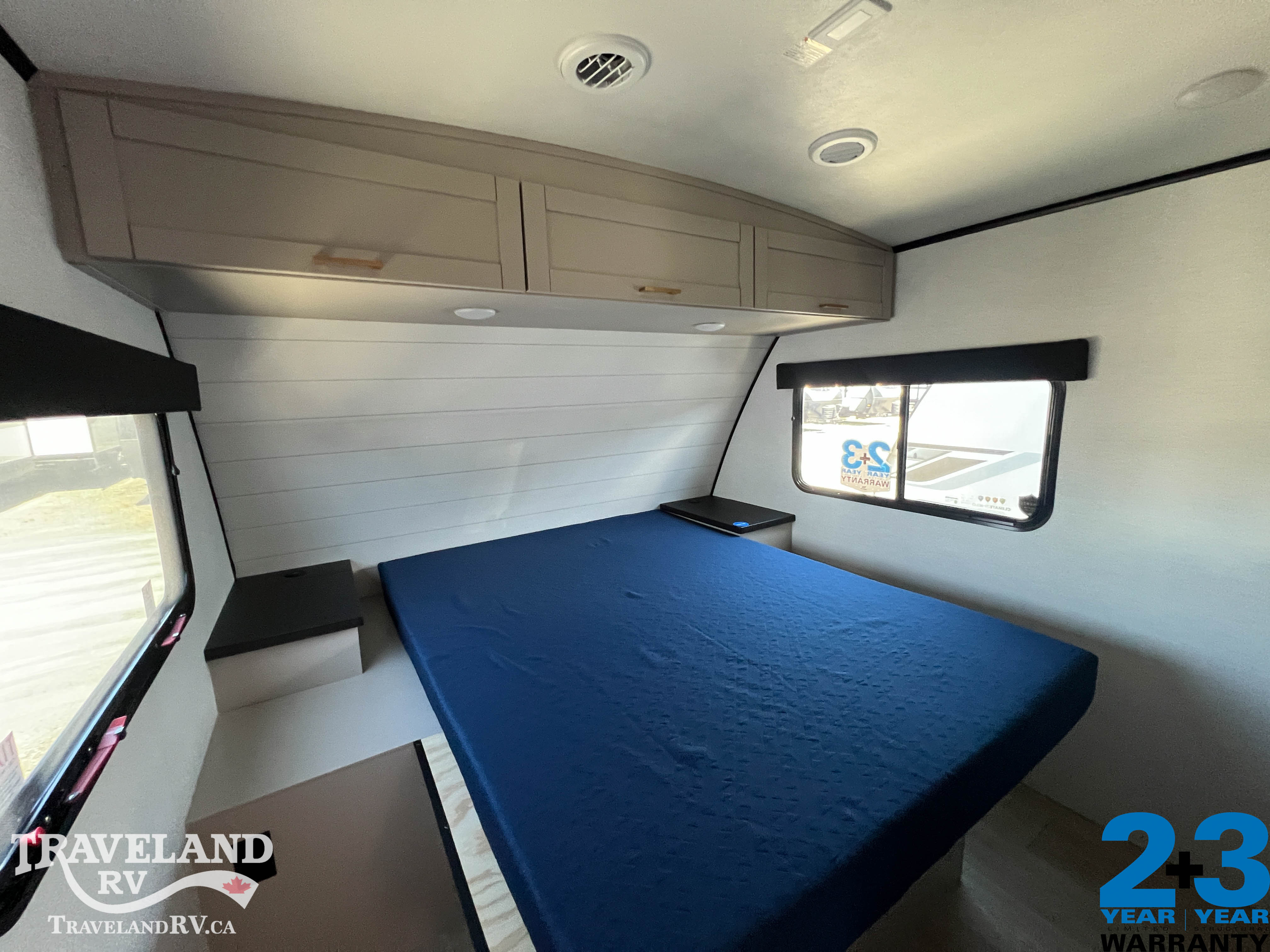 2027 Jayco Jay Feather 29BHB - Image 12