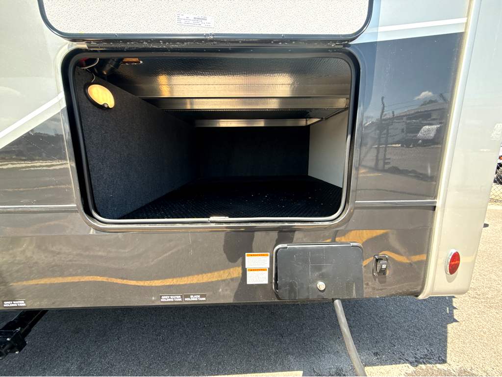 2027 JAYCO PINNACLE 39FLOK - Image 6