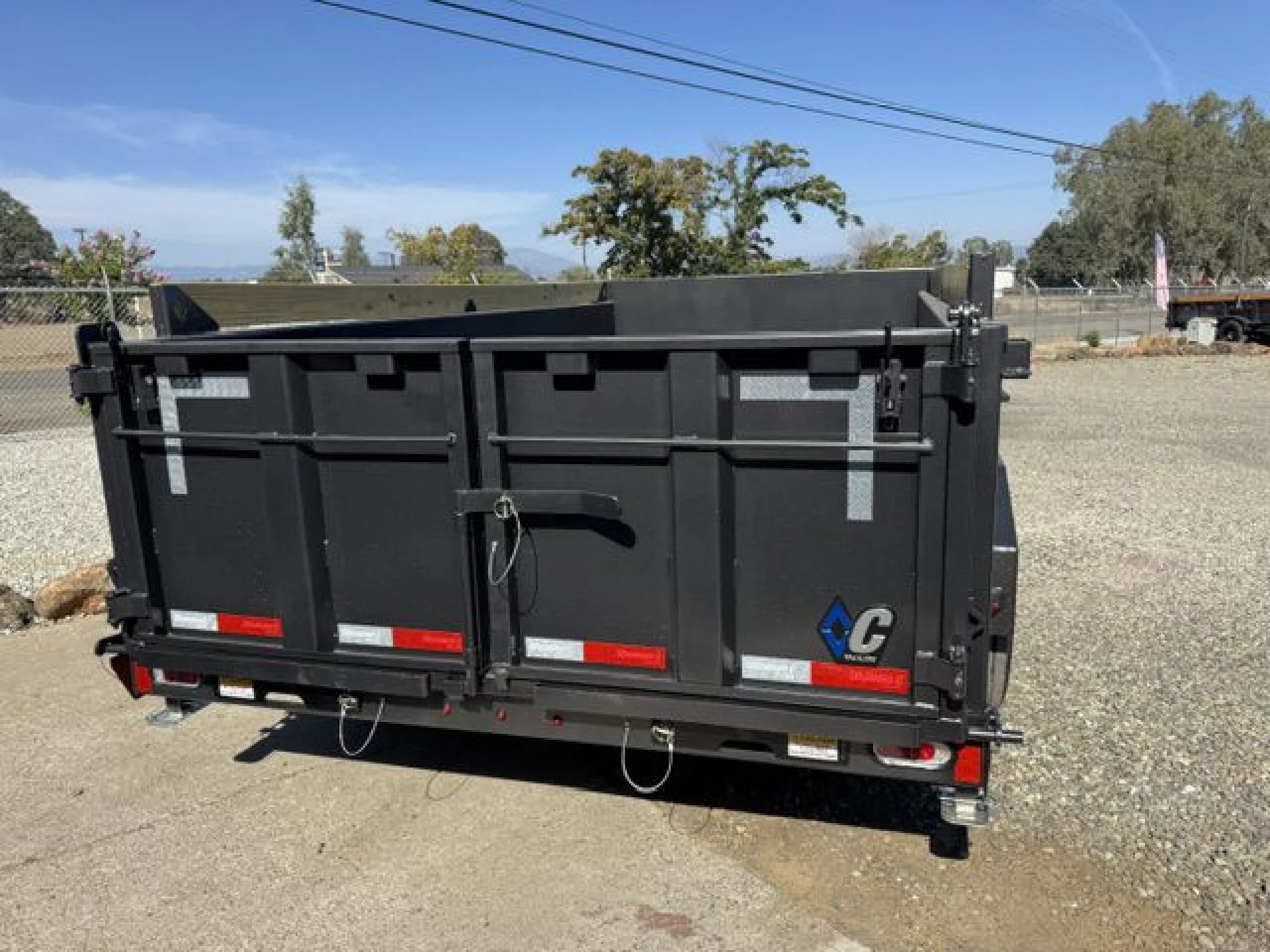 2027 DIAMOND C TRAILERS DIAMOND C LPT 207 HEAVY DUTY 14X82 32 SIDES PACESETTER - Image 4