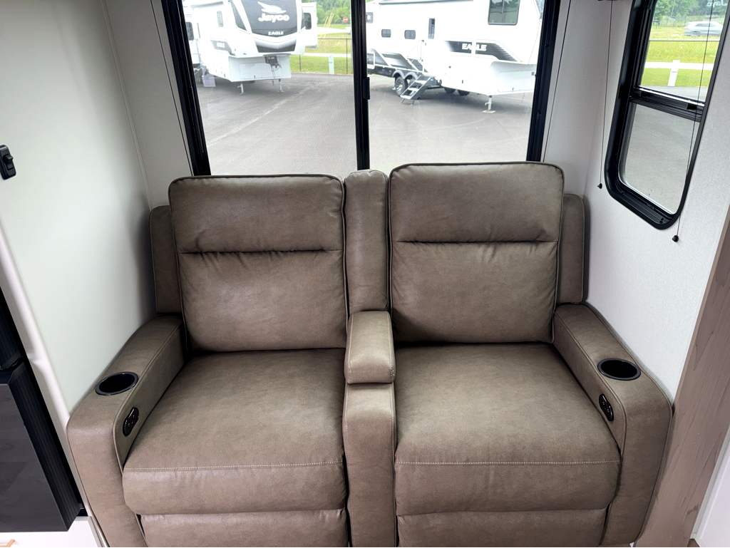 2026 GRAND DESIGN TRANSCEND 25MLX - Image 11