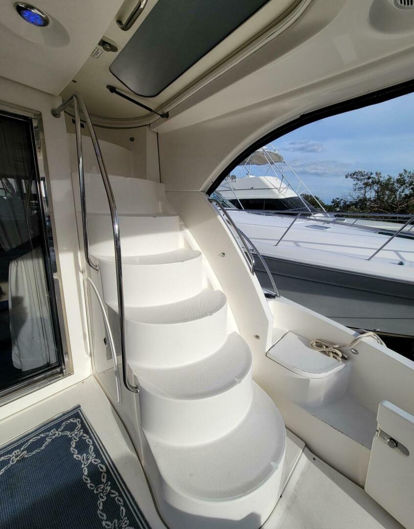 2011 Meridian 441 Sedan - Image 9