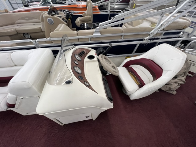 2002 LOWE SUNCRUISER TR220 - Image 12