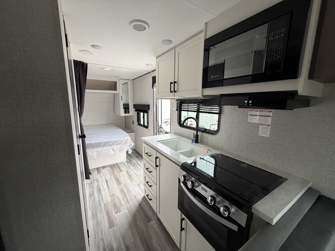 2025 Jayco Jay Flight SLX 210QB - Image 28