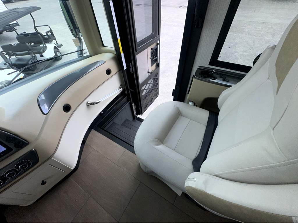 2026 TIFFIN BYWAY 38 CL - Image 31