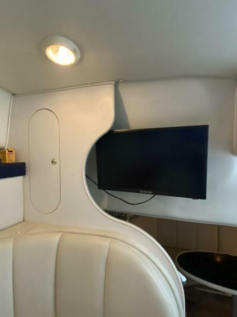 2000 Rinker - Image 25
