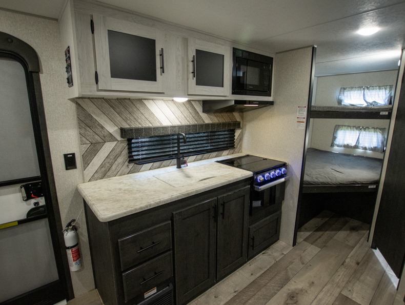 2022 KZ RV Sportsmen SE 231BHKSE - Image 8