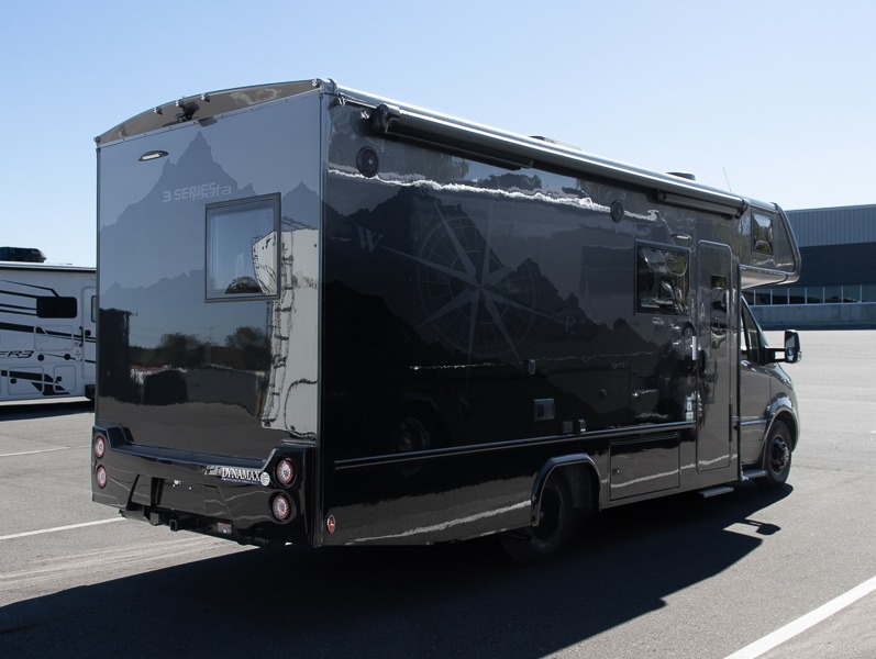 2025 Dynamax Isata 3 Series 24SSSFXM - Image 2